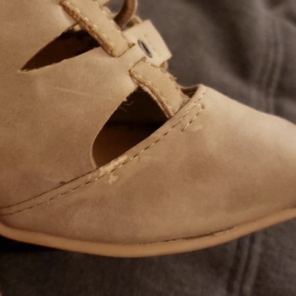 Heels - Picture 9 of 10